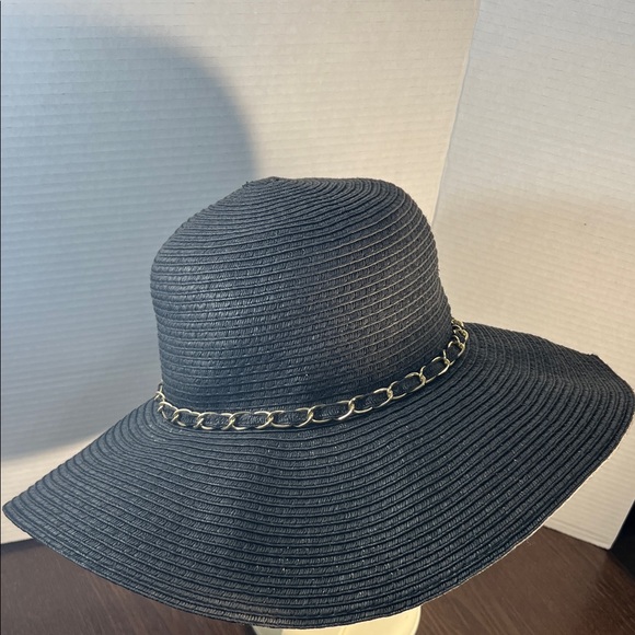 Elegant Black Wide-Brim Hat with Gold Chain - Picture 1 of 6